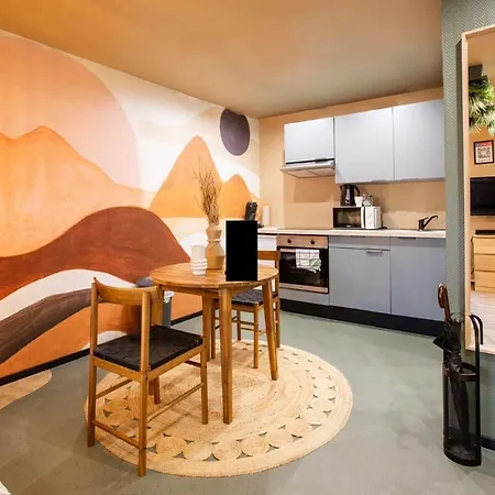 דירה Pink Desert Jacuzzi Studio, Mulhouse Centre מולהאוס