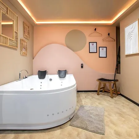 Deluxe Studio, Desert Rose, Jacuzzi, Centre * Mulhouse