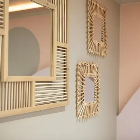 Pink Desert Jacuzzi Studio, Mulhouse Centre דירה