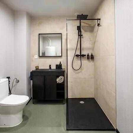 דירה Pink Desert Jacuzzi Studio, Mulhouse Centre *