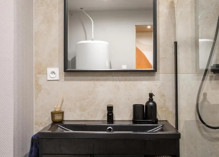 Appartement Pink Desert Jacuzzi Studio, Centre Mulhouse